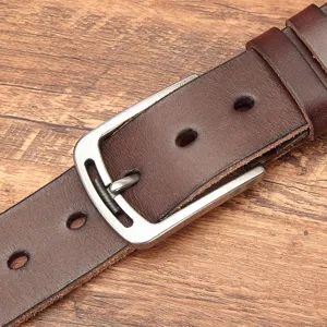 Ceinture en cuir véritable pour homme avec boucle ardillon, design classique et élégant.
