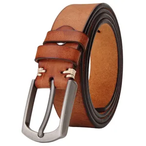 Ceinture en cuir marron vintage pour homme avec boucle à ardillon solide et surpiqûres.