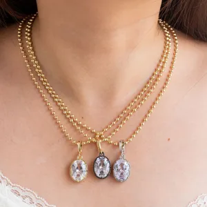 Collar de cadena de bolas doradas con tres colgantes de circonita ovalada para joyería DIY.