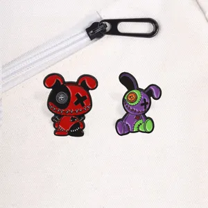 Set de broches en métal lapin cousu gothique sombre, joli badge de poupée voodoo effrayant et mignon.