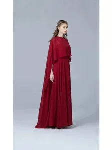 Elegante abito lungo con mantella in chiffon rosso da donna, stile francese da sera.