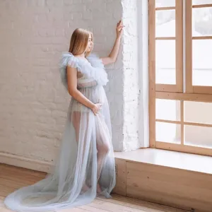 Robe de maternité en tulle transparent bleu clair pour la photographie, longue robe élégante.