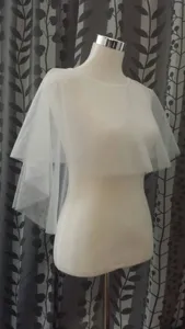 Court capelet de mariée en tulle blanc cape transparente sans manches vêtement mariage.