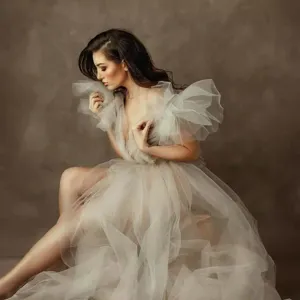 White maternity tulle dress long robe for photography pregnancy photoshoot elegant bridal gown