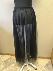 Women long high waist sheer tulle maxi skirt black fluffy tutu skirt for stage performance.