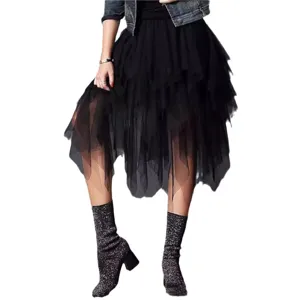 Zwarte midi tule rok voor dames, asymmetrisch gelaagd mesh design, trendy streetwear kleding.