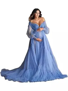Meraviglioso abito premaman in tulle scollo a V spalle con lungo strascico per scatti.