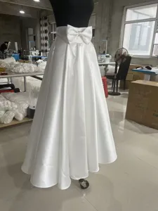 Gonna con treno da sposa staccabile in satin bianco accessorio di moda elegante