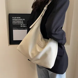 Grand sac cabas epaule decontractee pour femme, sac a main en cuir PU retro de commute.