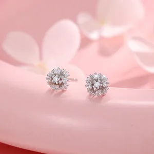 Brillantes pendientes de tuerca de fuegos artificiales en plata S925 para mujeres elegantes.