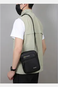 Men's casual crossbody shoulder bag, simple commuter stylish small square bag for daily use.
