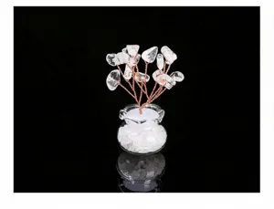 Arbre de chance en cristal avec quartz blanc et vase en verre pour la decoration.
