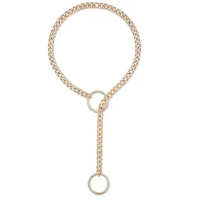 Collier chaîne lasso couleur or en acier inoxydable vue de détail bijou mode tendance