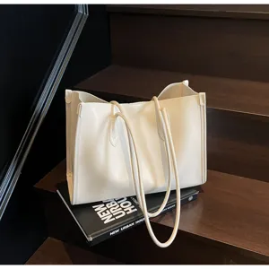 Minimalist solid color soft leather large capacity shoulder tote bag detailed showcase view.
