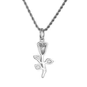 Collier pendentif rose en argent vue détaillée, bijoux en argent sterling S925 style hip-hop.