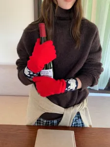 Gants d'hiver tricotés de style coréen pour femmes, longs poignets à pois chauds et chic.