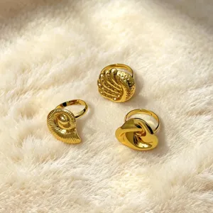 Set di anelli color oro in acciaio inossidabile stile spiaggia conchiglia moda donna