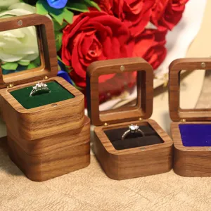 Boite a bague de mariage en bois de noyer avec fenetre transparente et insert velours