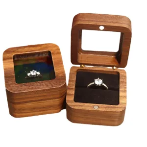 Boite a bague en bois avec fenetre transparente et velours pour mariage et fiancailles.