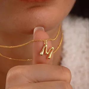 Elegante gouden dubbellaagse letter M ketting met fijn hanger voor dames sieraden