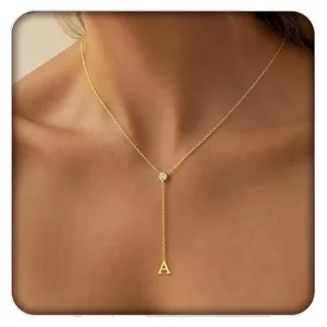 Collier lariat initial doré pour femme, pendentif lettre A délicat avec zircone brillante.