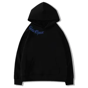 Sweat a capuche oversize noir pour femme, style vintage americain avec imprime gothique.