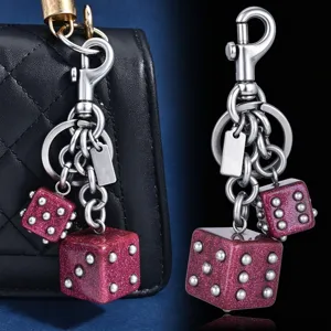 Porte-clés Pendentif en Alliage Double Dés Personnalisé Bijou de Sac Style Punk Créatif Accessoire de Mode Anneau de Clé Cadeau
