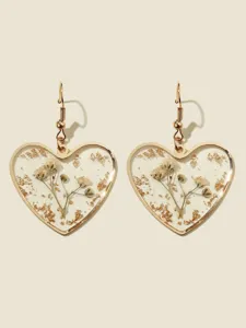 Schicke herzförmige Trockenblumen Harz Ohrringe mit Gold Metallrand für Frauen Detail