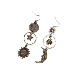 Boucles d'oreilles tendance asymétrique soleil lune vintage bijoux rétro pour femmes.