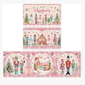 Detailansicht rosafarbener Weihnachten Nussknacker Küchen Fußmatten Set für festliche Deko.