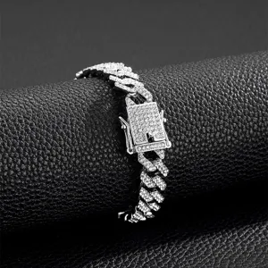 Collier chaîne gourmette cubaine homme strass hip hop punk bijoux gros plan détail