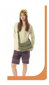 Retro canvas crossbody bag for women, casual Japanese style shoulder bag with flap, green.
