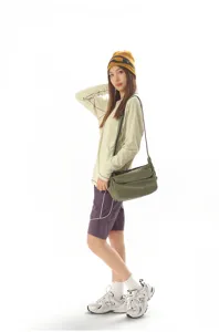 Retro canvas shoulder bag for women, casual Japanese style crossbody bag, solid color daily purse.