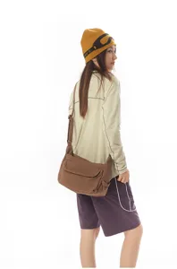 Casual retro brown canvas shoulder bag, versatile daily crossbody style with practical side pocket.