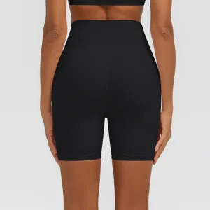 Schwarze Yoga-Shorts mit hohem Bund für Fitness, atmungsaktive Sporthose Detailansicht