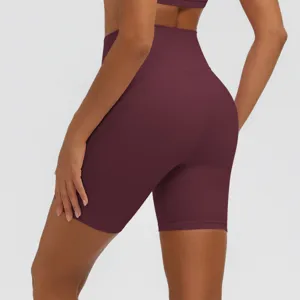 Hohere Taille weinrote athletische Yoga Shorts, schmale Passform Fitness Sportbekleidung.