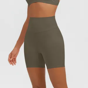 Einfarbige Yoga-Fitnessshorts mit hohem Bund, atmungsaktiv und hautfreundlich für Sport.