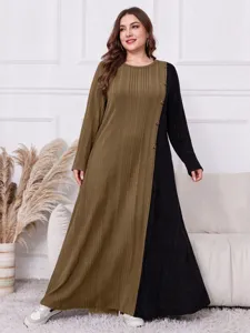 Große Größen Farbblock Langarm Strick Maxikleid, runder Ausschnitt mit Knöpfen.