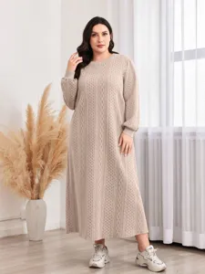 Damen Oversize Zopfmuster Strickkleid, gemuetlicher langwaermliger Winter Pullover Maxikleid.