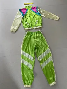 Retro 80s neon trainingspak set voor feestjes, vintage disco feest kostuum met jas en broek.
