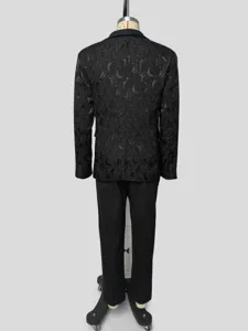 Set giacca e pantaloni da uomo in jacquard nero dettaglio vista posteriore festa.