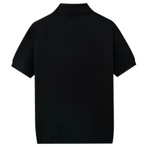 Vista trasera de polo de punto negro, elegante polo clásico de manga corta para hombre.