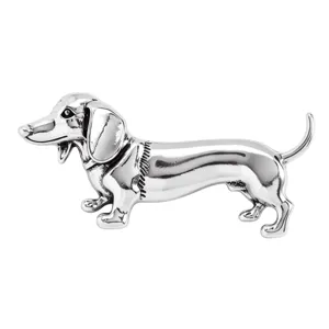 Broche teckel argentée, jolie épingle en métal pour vêtements, sacs et accessoires mode.