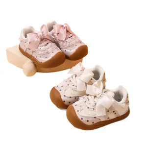 Scarpe primi passi bambina neonata suola morbida con fiocco sneakers rosa e bianco