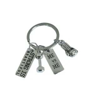 Porte-clés haltère gants de boxe en métal fitness pendentif pour sportifs et passionnés.