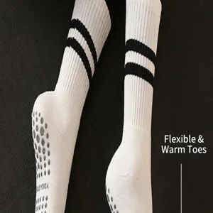Antislip yogasokken met zwarte strepen voor dames fitness pilates training detail