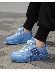 Kids breathable blue mesh outdoor sports shoes with rotating dial buckle, casual low-top kids sneakers.