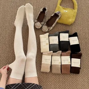 Donne calze lunghe sopra il ginocchio in maglia stile giapponese moda accogliente tinta unita