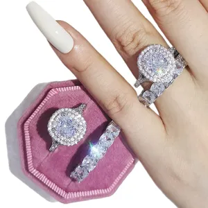 Conjunto de anillo de compromiso con halo doble apilable de circonita cúbica lujo para mujer