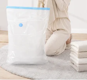 Dettaglio sacchetto compressione sottovuoto ispessito con design trasparente e valvola.